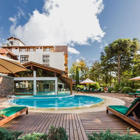 Bavaria Sport Hotel Gramado Buitenkant foto The swimming pool at the hotel