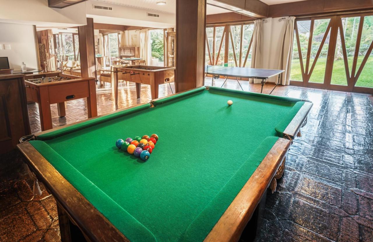 Bavaria Sport Hotel Gramado Buitenkant foto A pool table