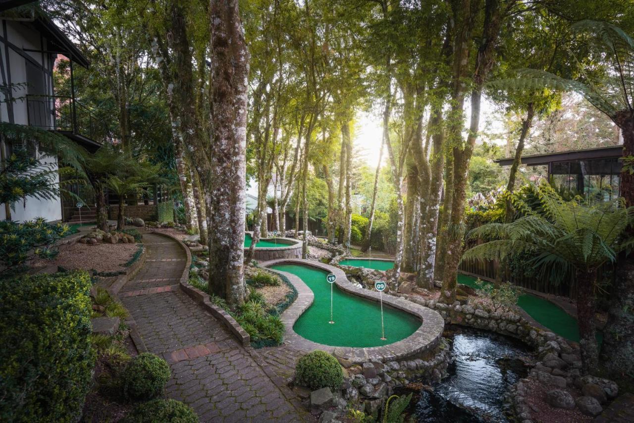 Bavaria Sport Hotel Gramado Buitenkant foto The golf course at the hotel