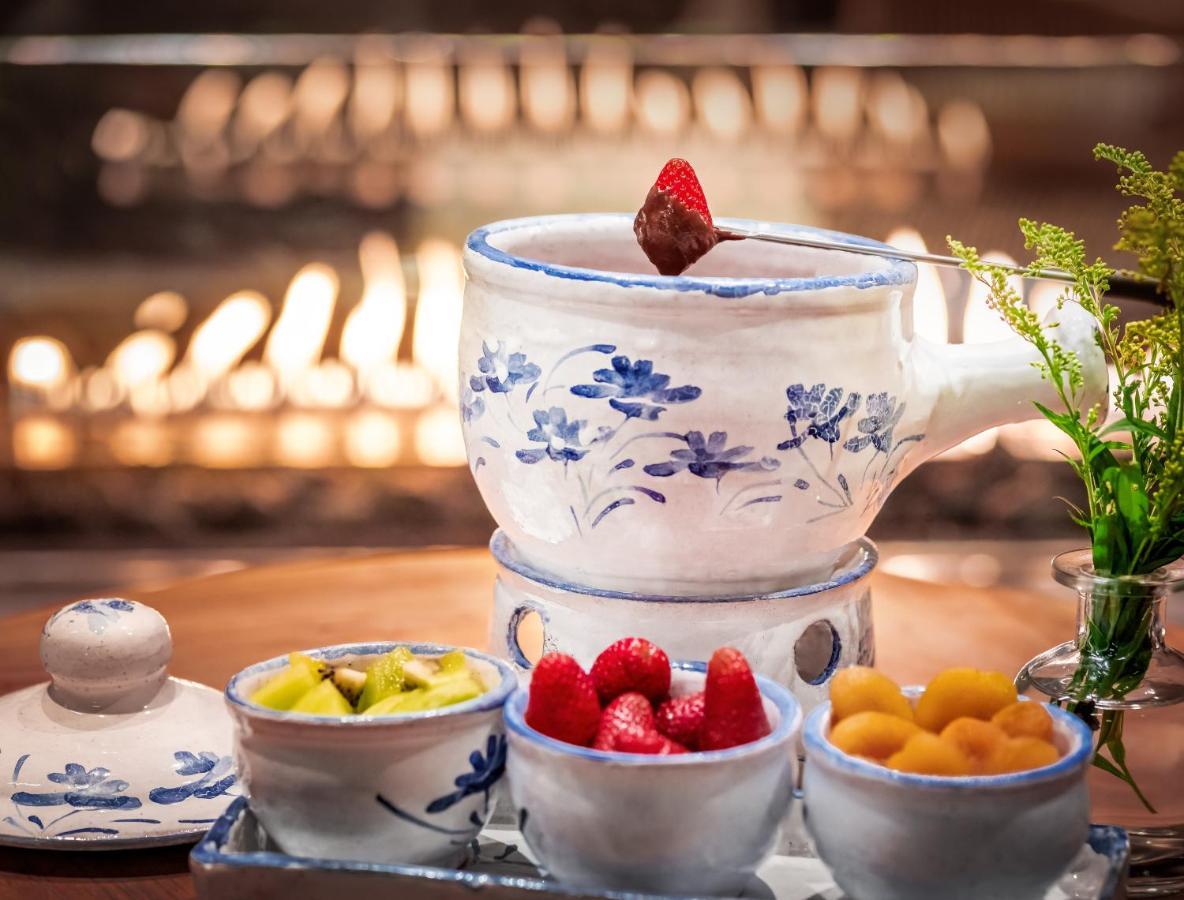 Bavaria Sport Hotel Gramado Buitenkant foto Chocolate fondue with fruit
