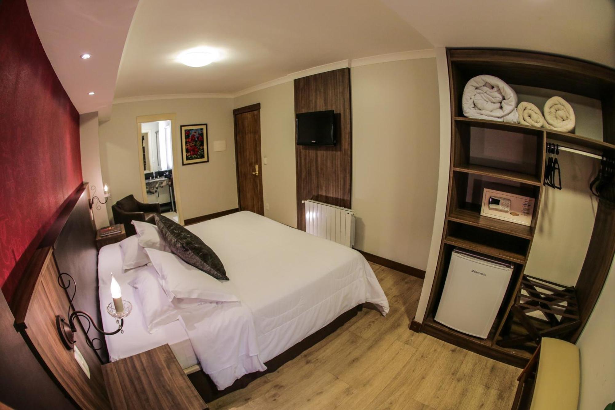 Bavaria Sport Hotel Gramado Buitenkant foto A room at the hotel